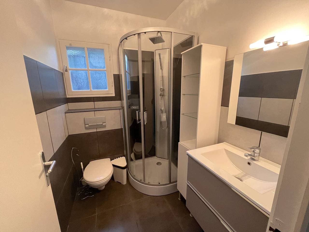 Foto 11 von 20: Gemütliches Studio mit Mezzanine, Garten & Parkplatz in ruhiger Wohngegend, 4 Pers.