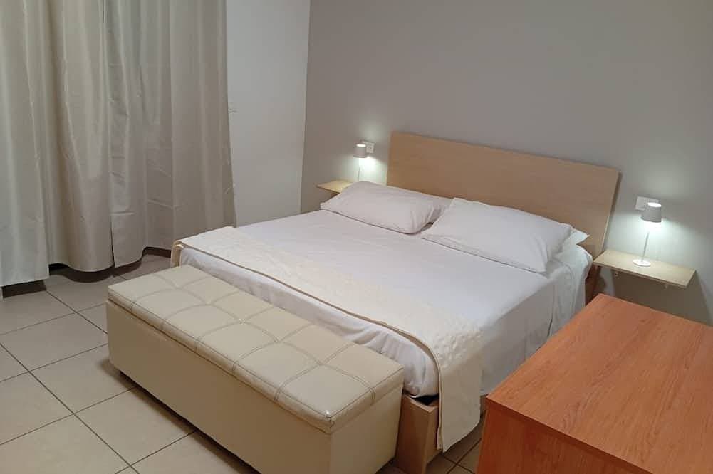 Foto 3 von 26: Casa Marina Grande. Siamo a 80m dal mare. Con 1 camera, 1 bagno e posto auto.