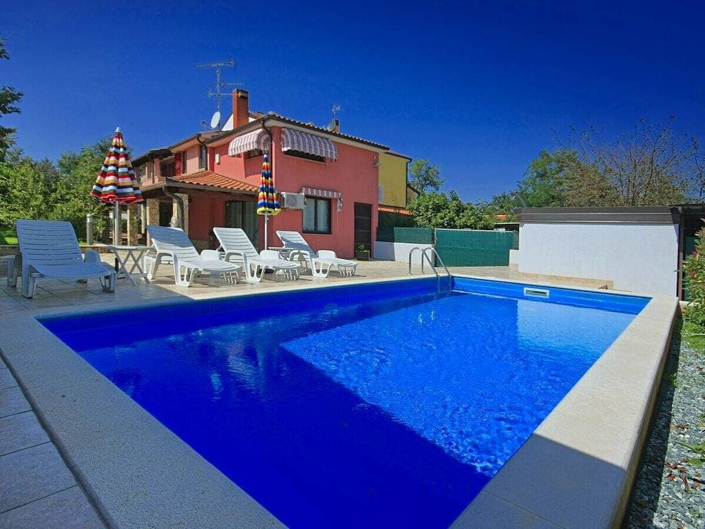 Villa in Višnjan mit Schwimmbecken 1