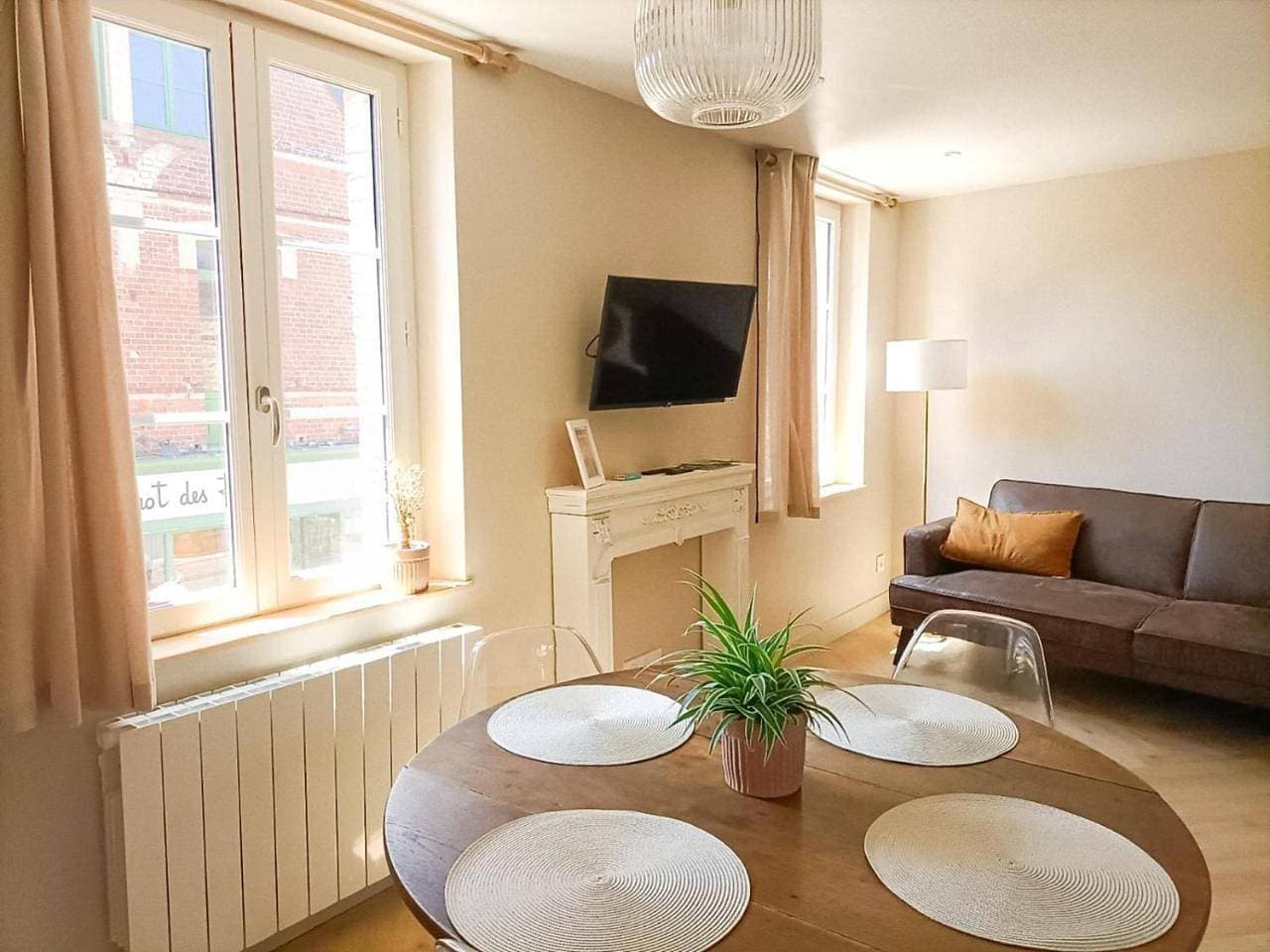 Foto 8 von 18: One-Bedroom Apartment with City View