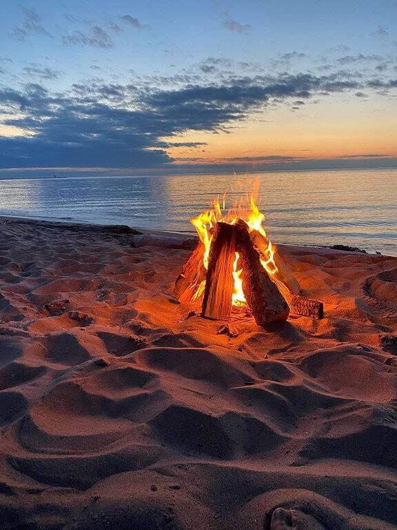 Foto 13 von 29: Beautiful Home in Ontonagon - 2 blocks from Lake Superior