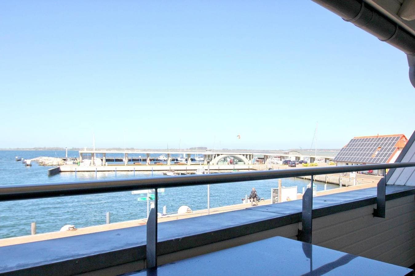 Foto 4 von 21: Hafennahe Ferienwohnung mit Balkon und Meerblick - Hafenhäuser Wiek 14