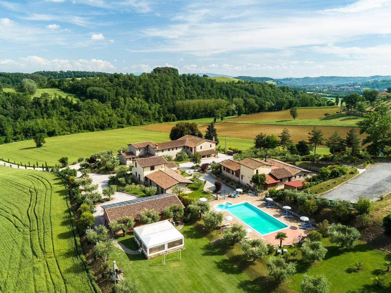 Foto 10 von 64: Villa in Perugia mit Pool und Hügelblick