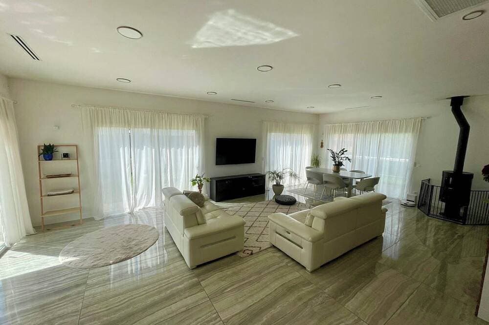 Foto 13 von 30: Villa with heated pool