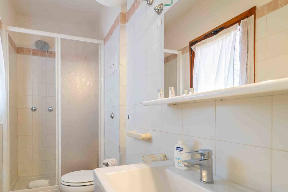Foto 6 von 21: Sun Apartment - Sea view, Wi-Fi & A/C