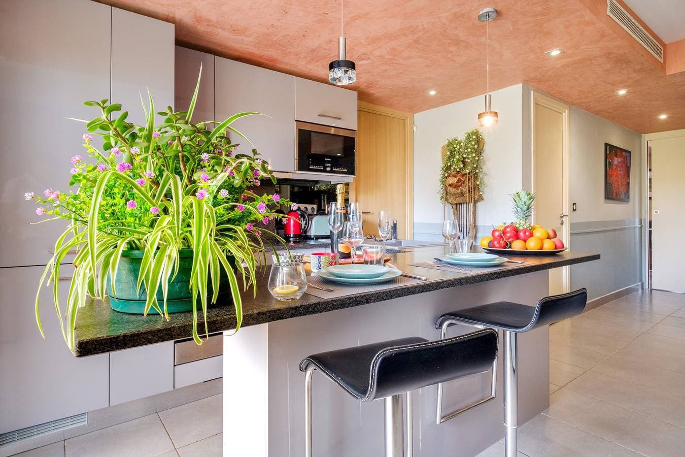 Foto 8 von 27: Ferienwohnung 'Des Vacances De Rêve À Mandelieu' mit Gemeinschaftspool und Klimaanlage