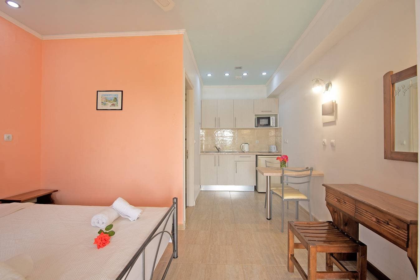 Foto 10 von 20: 'Andromaches Sea View Studio' mit Gemeinschaftspool, Balkon und WLAN