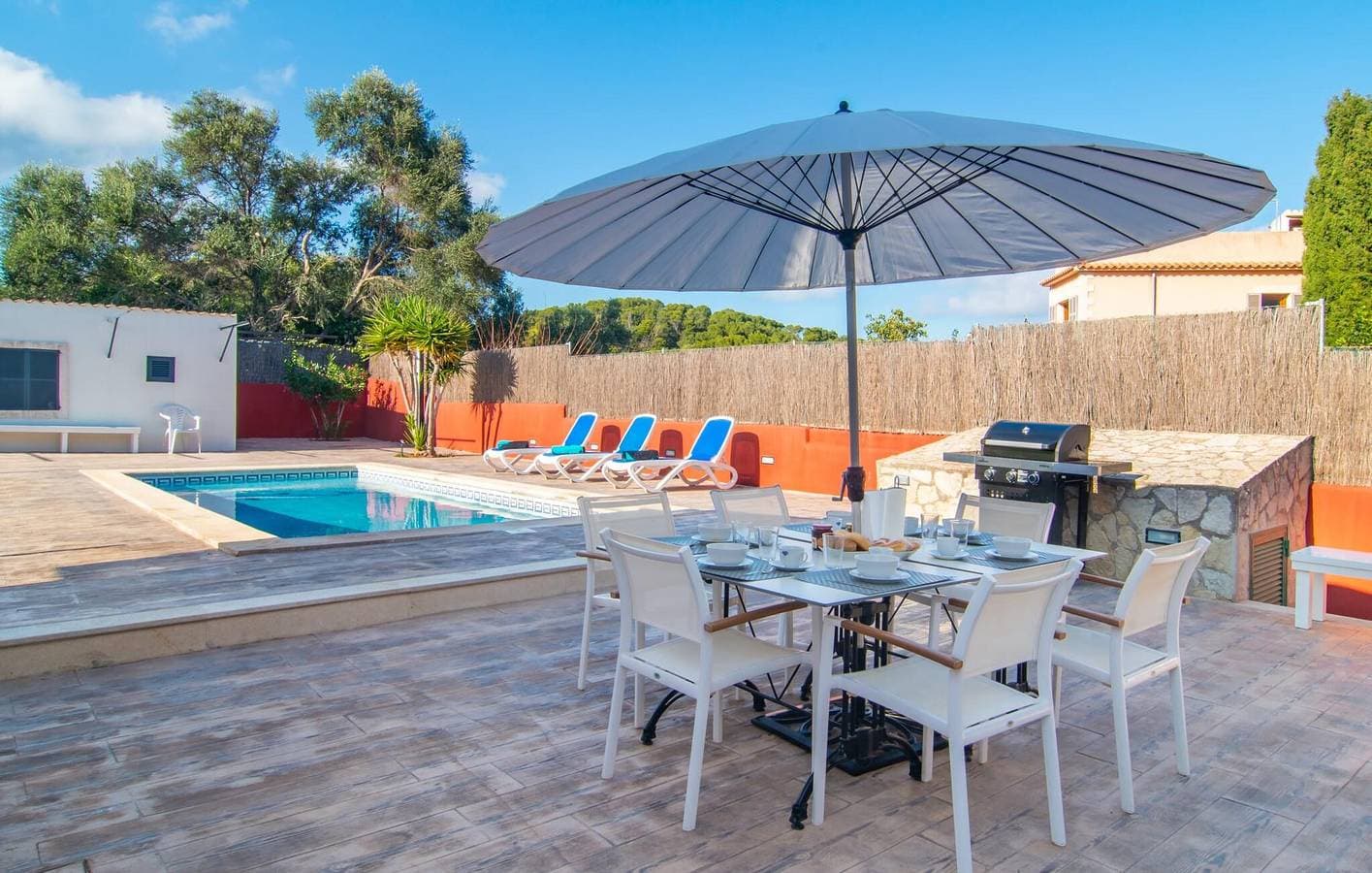Foto 8 von 37: Luxuriöse Strandwohnung mit Pool und Terrasse