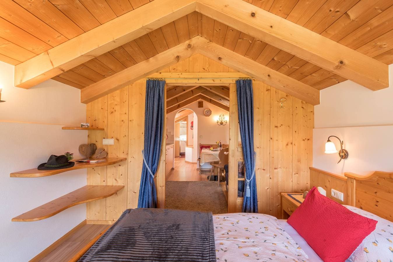 Foto 5 von 22: Moderne Ferienwohnung "Malga - Unterkehr" mit Bergblick, WLAN, Garten & Terrasse
