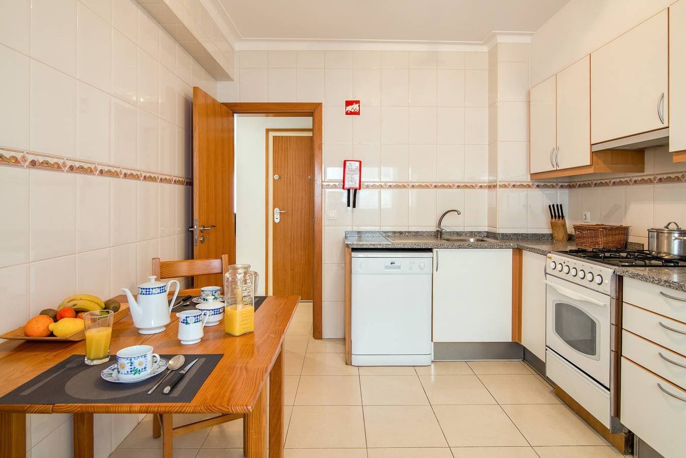 Foto 4 von 21: Ferienwohnung 'Da Praia' direkt am Strand mit WLAN & Klimaanlage