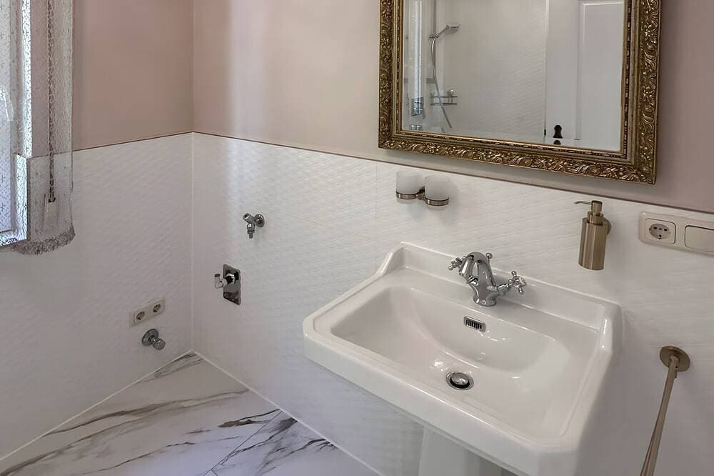 Foto 6 von 18: Ferienwohnung 'Romantik im Schloss' mit Bergblick