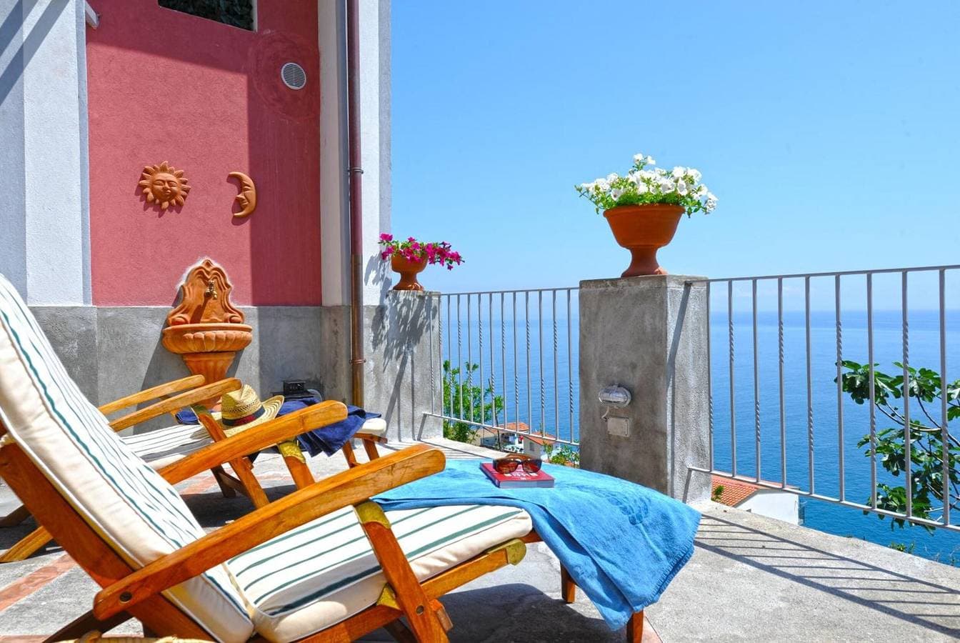 Foto 4 von 20: Palazzo Rocco Villa Red Moon in Love – Traumhafte Terrasse mit Meerblick an der Amalfiküste
