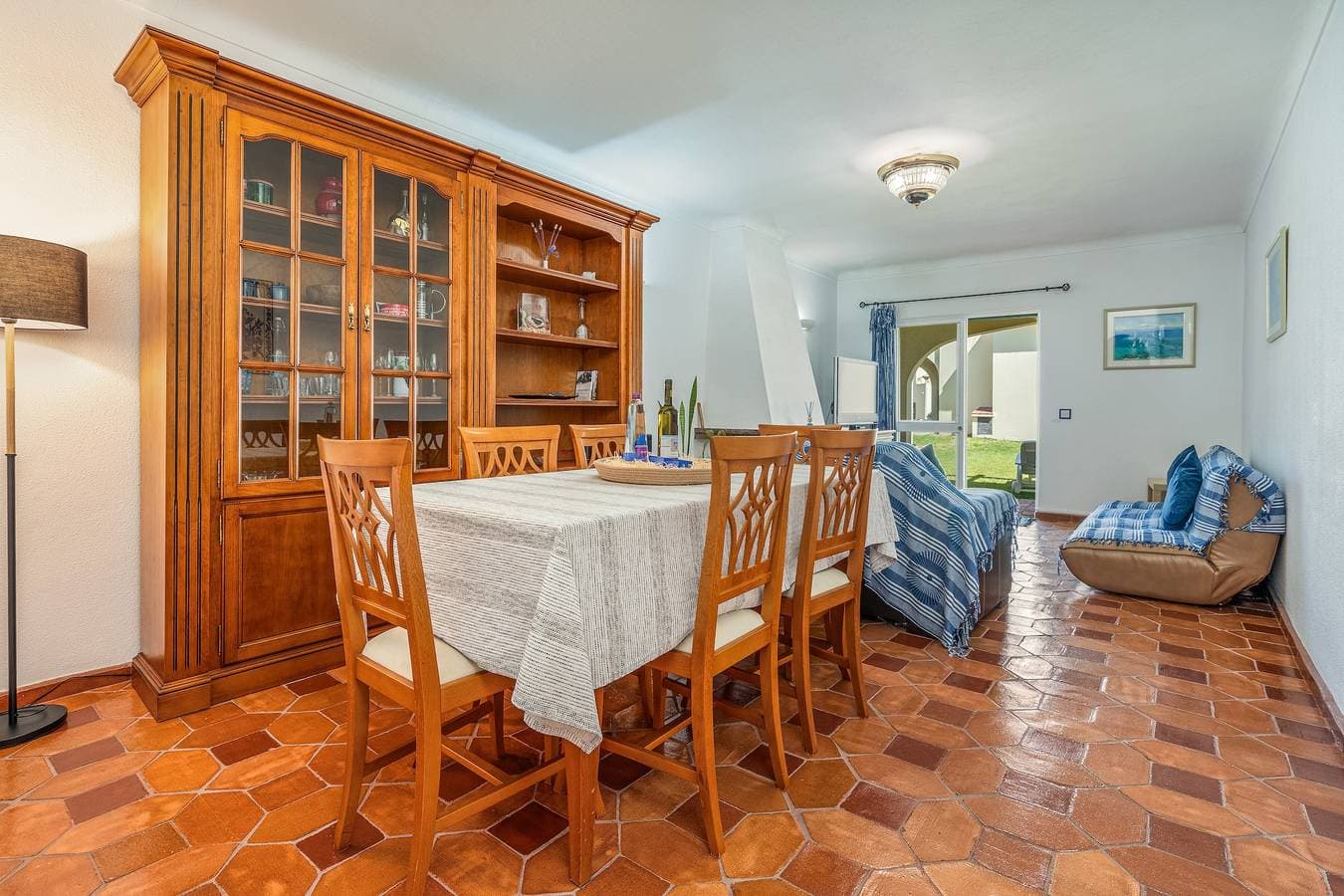 Foto 5 von 28: Ferienwohnung 'Casa verão Azul - Porches' mit Gemeinschaftspool, privater Terrasse und WLAN