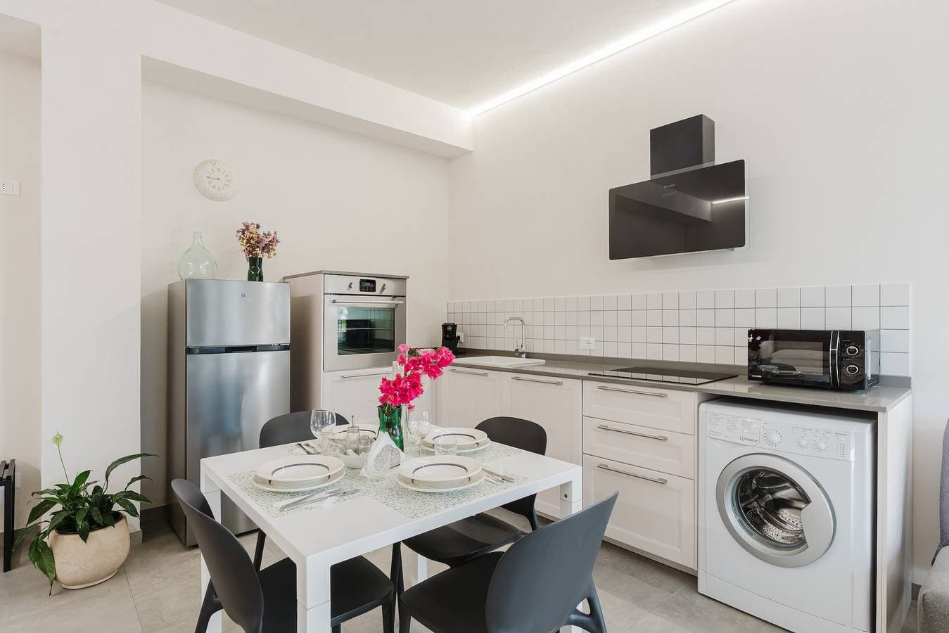 Foto 3 von 20: Apartment 'Vento E Salsedine Tramontana' mit privatem Garten, WLAN und Klimaanlage