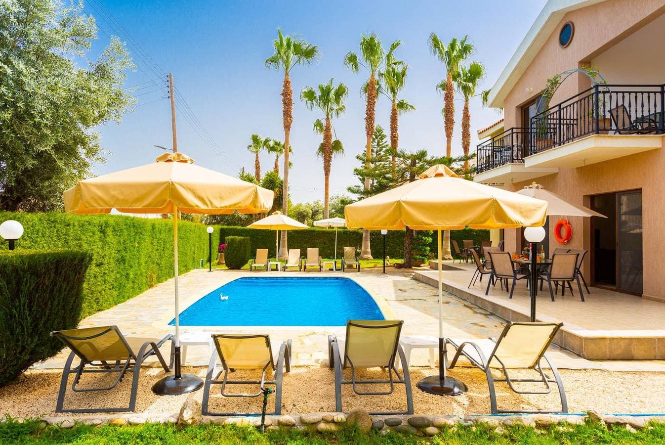 Foto 8 von 36: Villa für 9 Personen mit Terrasse