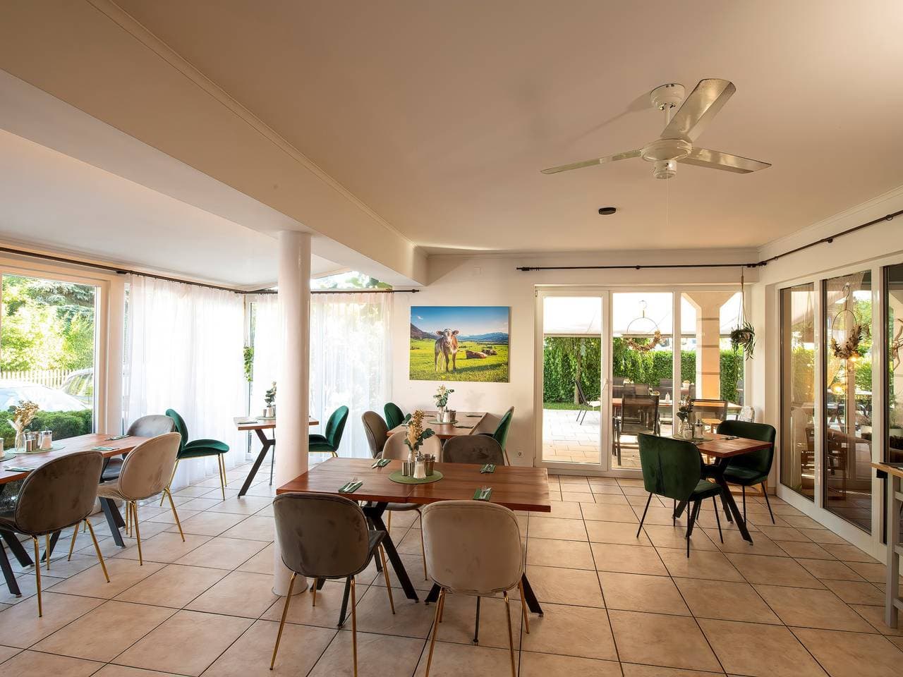 Foto 8 von 23: Hotel Garni Allgovia - Doppelzimmer, 24qm, mit Balkon, max. 2 Personen