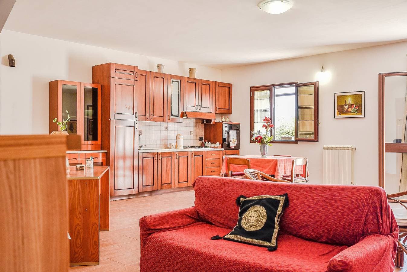 Foto 3 von 30: Ferienwohnung 'Villa Sovareto' mit Meerblick, Gemeinschaftsgarten und WLAN