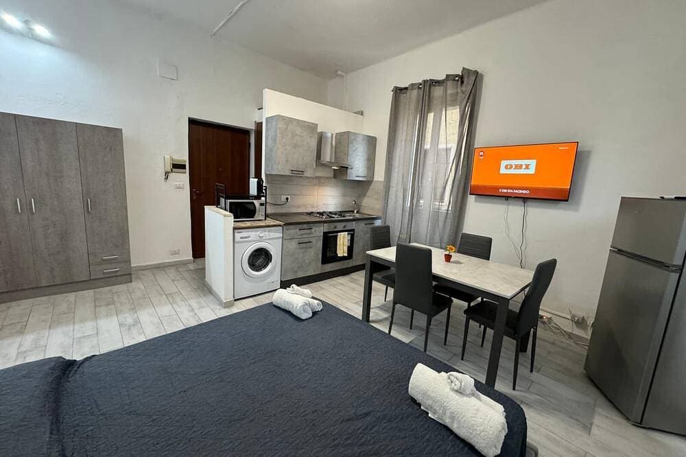 Foto 2 von 14: Civic 10 II Spacious studio apartment with terrace above at Sassari Center
