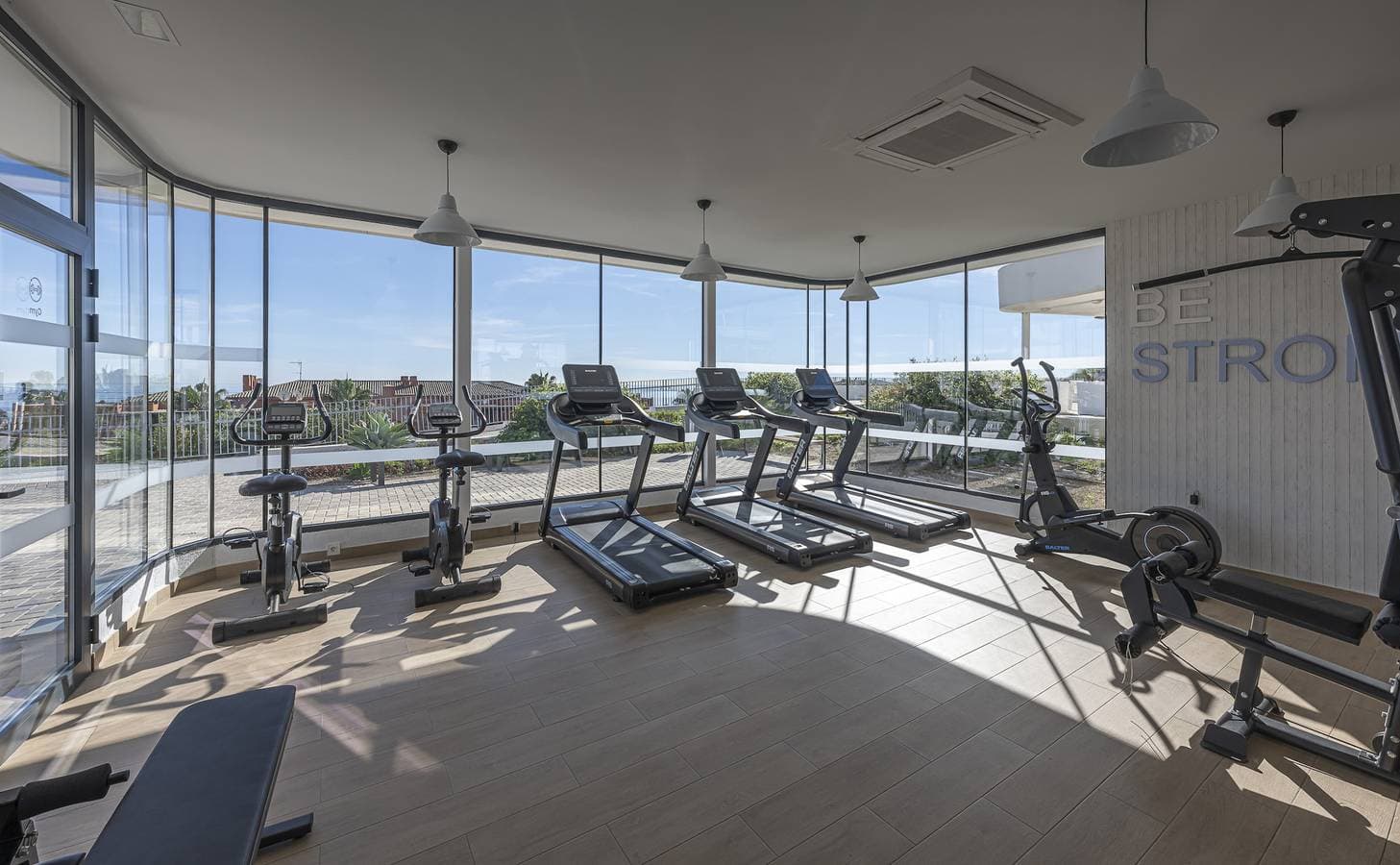 Foto 4 von 51: Luxury Penthouse with Seaview & Golf 5010