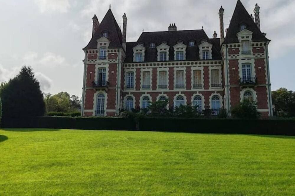 Foto 8 von 25: Un Appartement Dans un Château