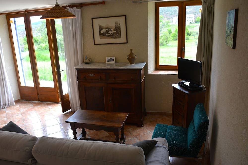 Foto 8 von 26: Das Haus von Chateau Ricard und seine pastorale Ansicht