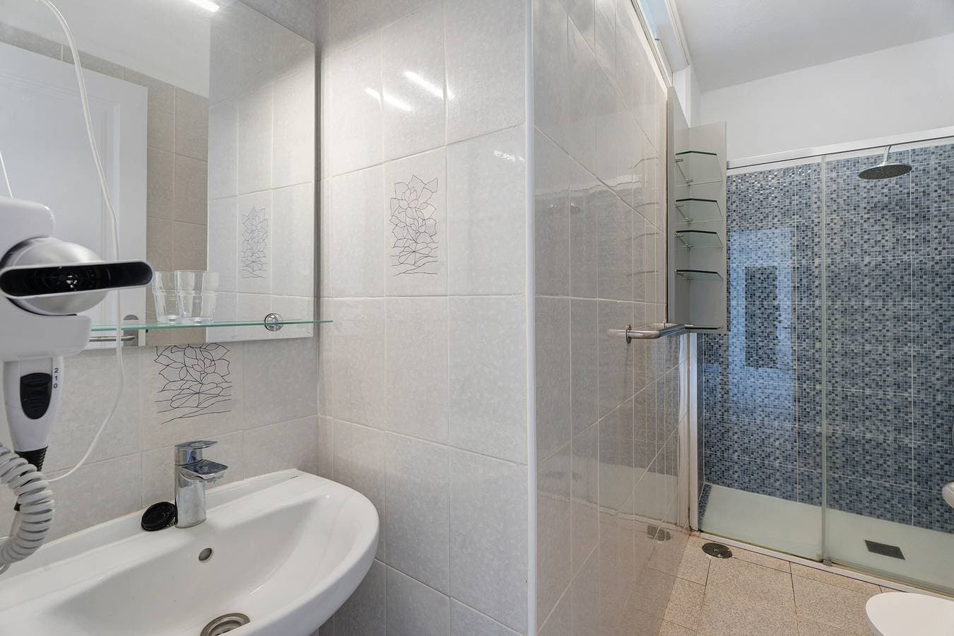 Foto 12 von 27: Apartment 'Playa Azul - 9' mit Meerblick, privater Terrasse und WLAN