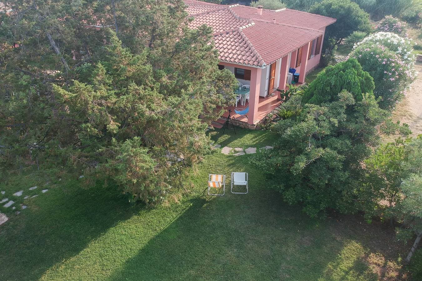 Foto 7 von 37: Mit großem Garten und ruhiger Lage – Villetta Ginepro