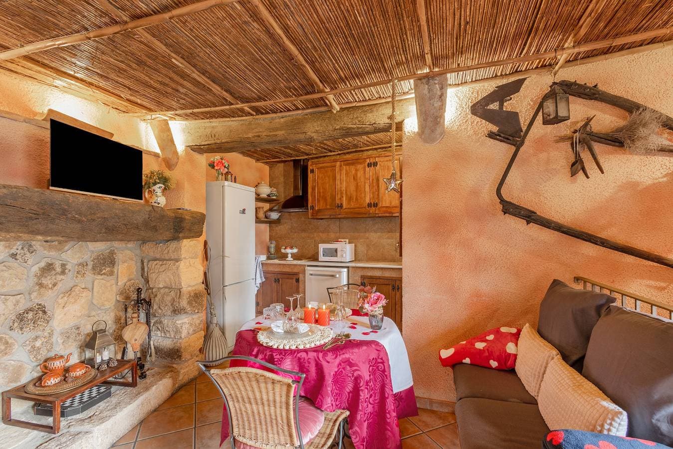 Foto 5 von 23: Finca 'La Cova De Can Pavet' mit Bergblick, privater Terrasse und Wi-Fi
