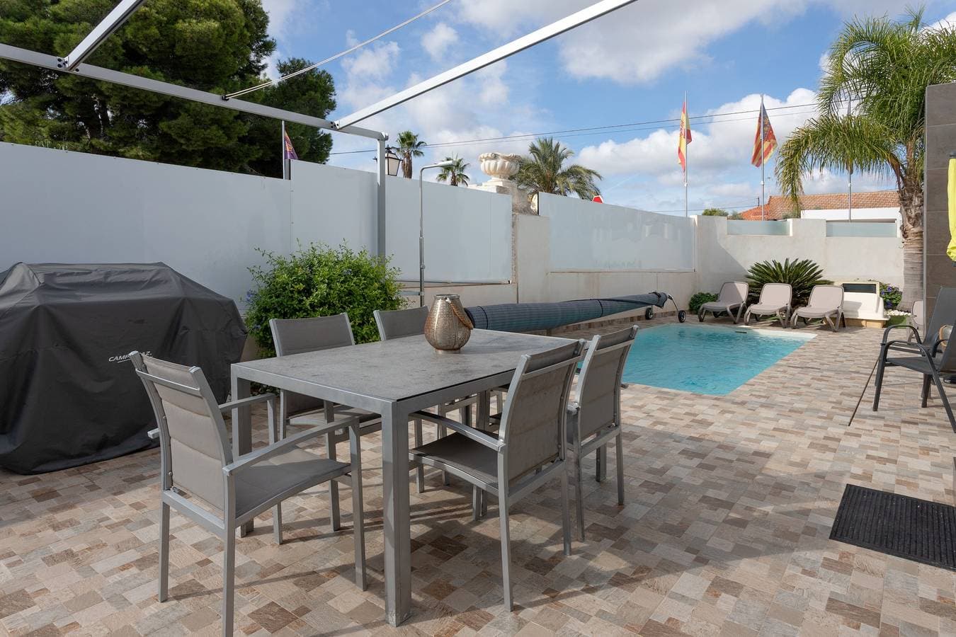 Foto 2 von 28: Moderne Villa mit privatem Pool nahe Stränden und Golfplätzen