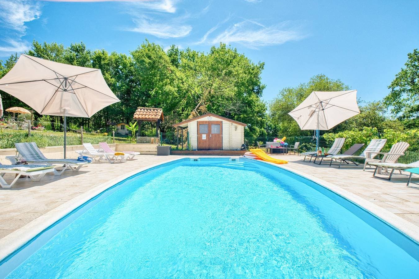 Foto 2 von 45: Ferienwohnung 'Vixen' mit Gemeinschaftspool, Wi-Fi und Klimaanlage