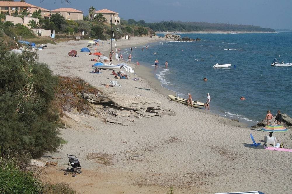 Foto 10 von 13: Mini Villa direct access to the sea 150 m, Courtyard, WIFI, Parking, closed garage