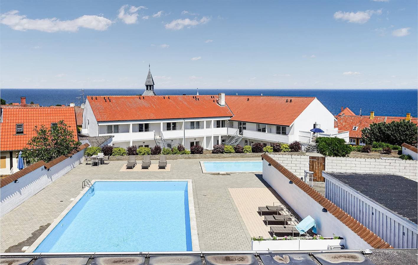 Foto 2 von 17: Ferienwohnung für 4 Personen mit Pool