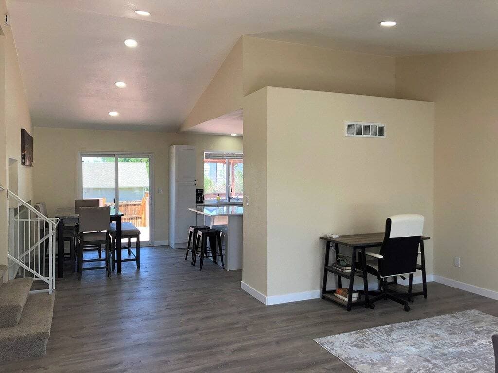 Gameroom and Theater in a breathtaking home 1