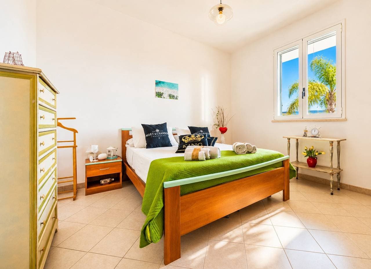 Coral Bay House 1