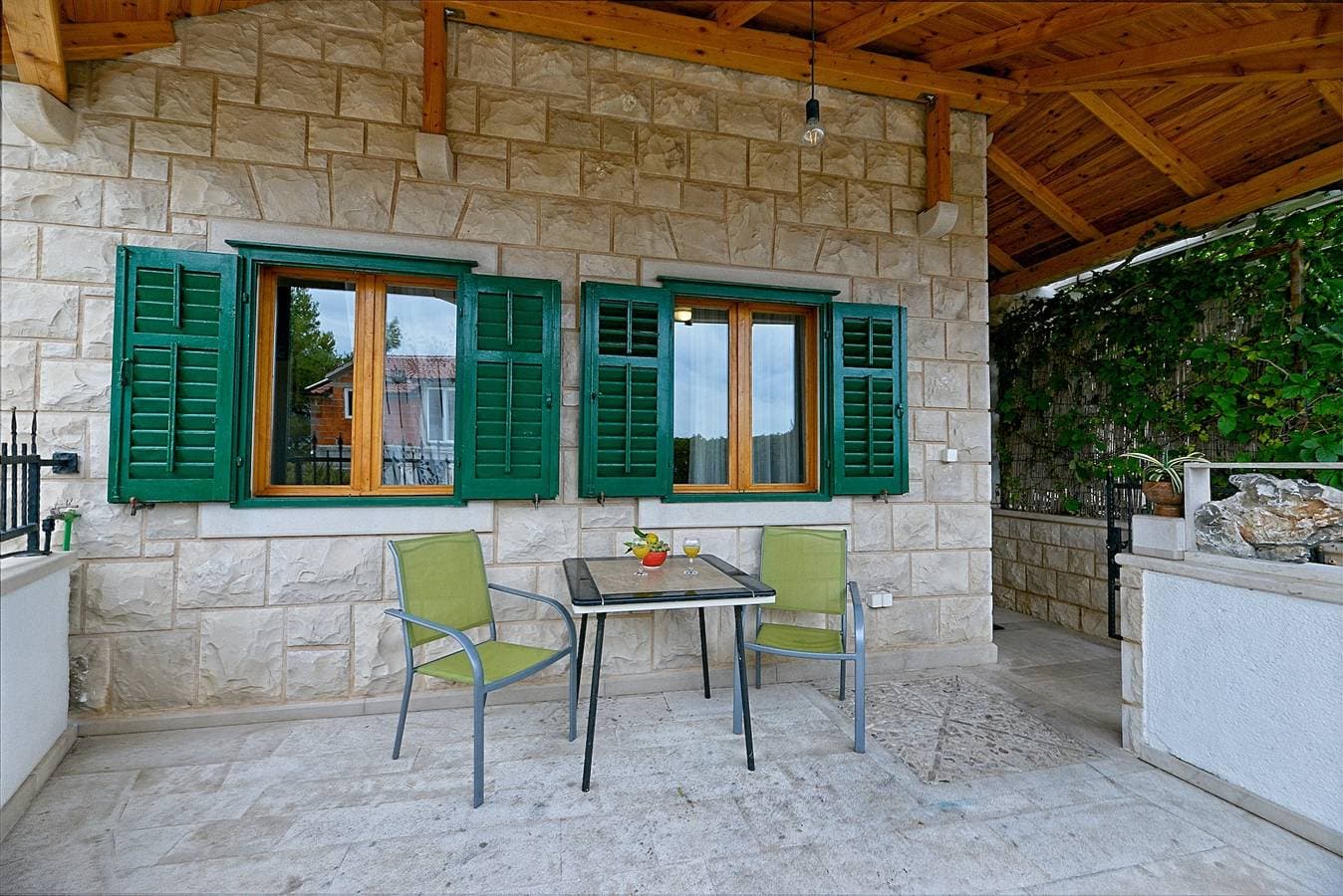 1-Zimmer-Ferienwohnung mit Terrasse und Meerblick Postira, Brac -b 1