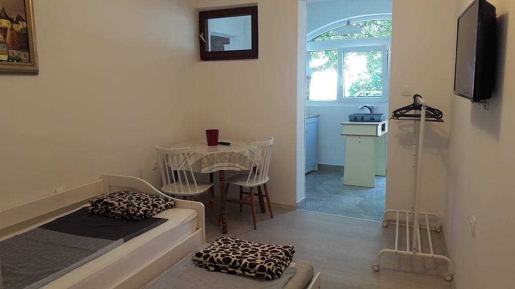 Foto 8 von 39: Ferienwohnung in Malinska mit Terrasse, Klimaanlage, W-Lan, Waschmaschine (4693-2)