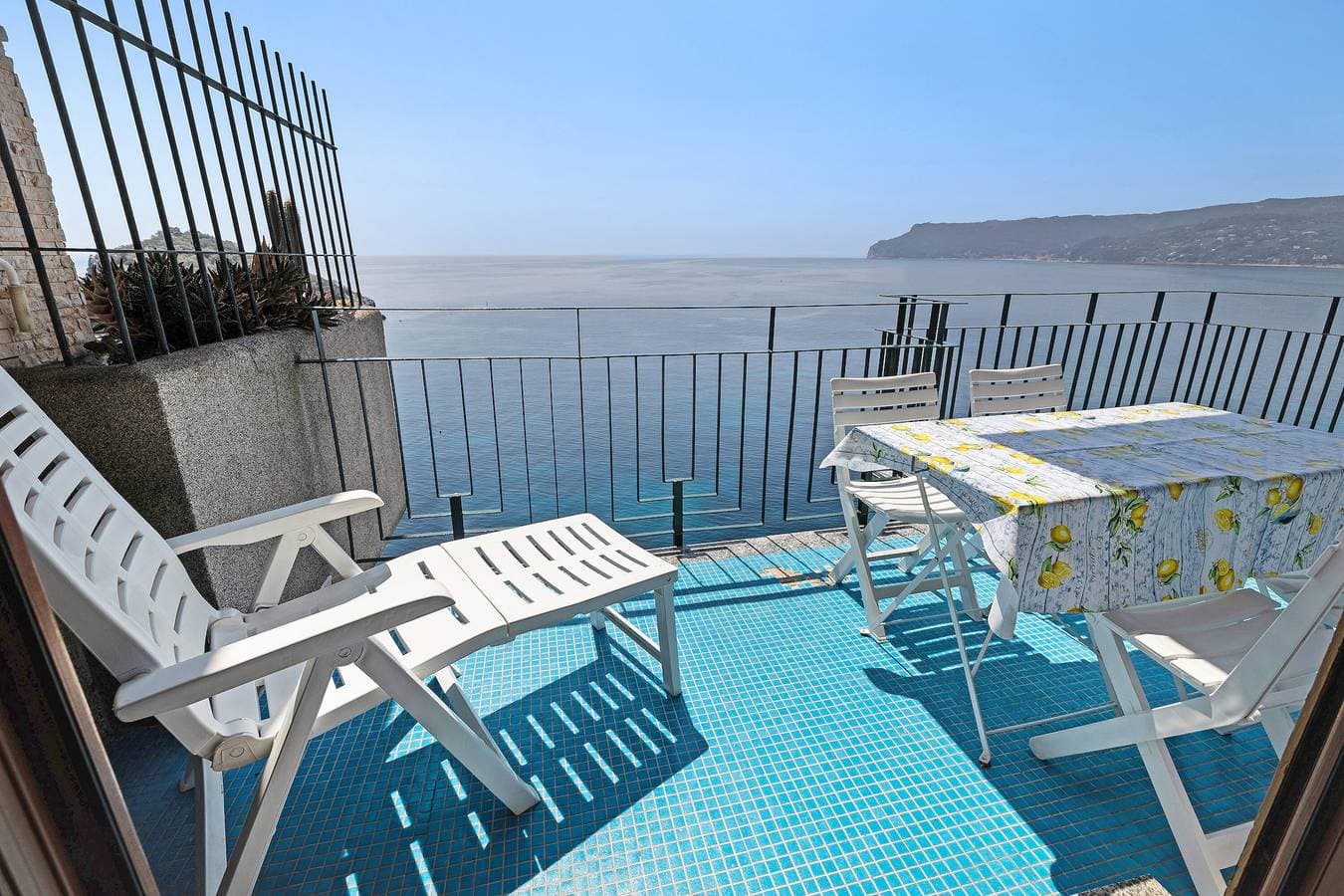 Foto 2 von 22: Haustierfreundliche Ferienwohnung Stupenda Vista Mare in Strandnähe mit Balkon und WLAN