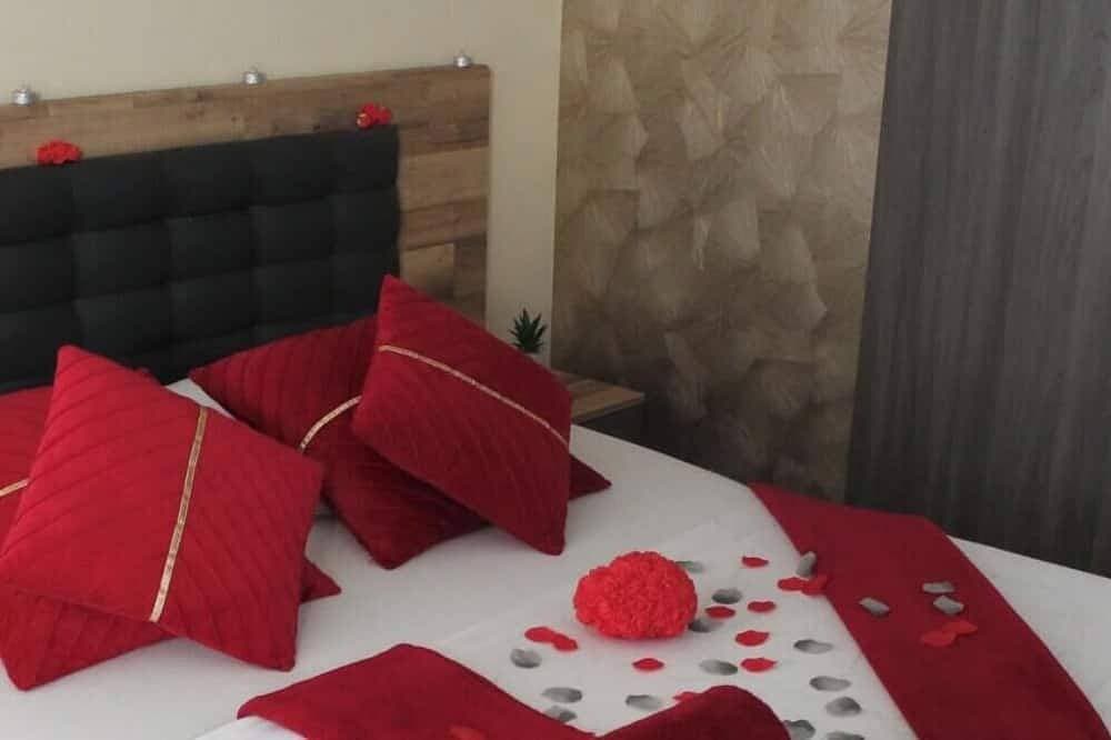 Foto 2 von 20: Romantic Escape & Jacuzzi! Near Zoo Beauval