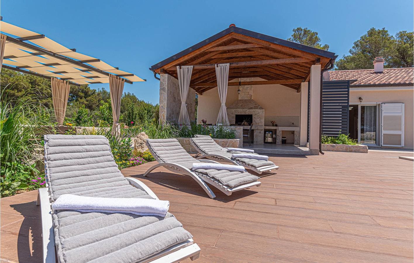 Foto 5 von 44: Gemütliche Ferienwohnung in Küstennähe mit Pool und Terrasse, 1,5 km von Zaboric entfernt