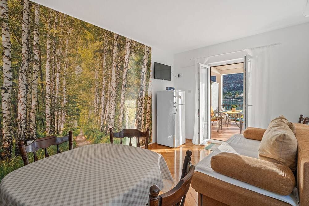 Foto 4 von 13: 1-Zimmer-Ferienwohnung am Strand Grebastica, Sibenik