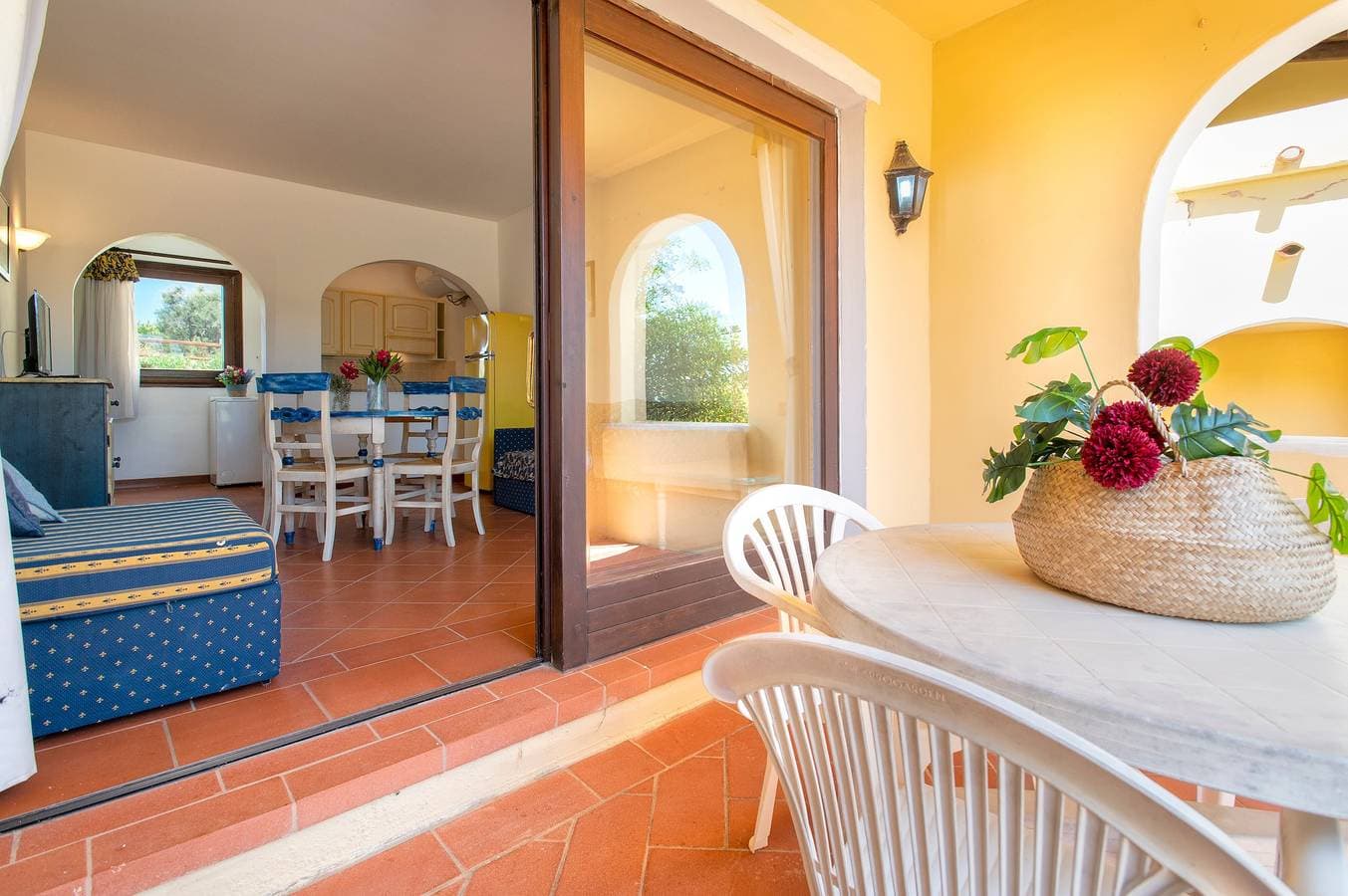 Foto 4 von 23: Ferienwohnung 'Trilocale Fiordaliso' mit Meerblick, Terrasse und Gemeinschaftspool