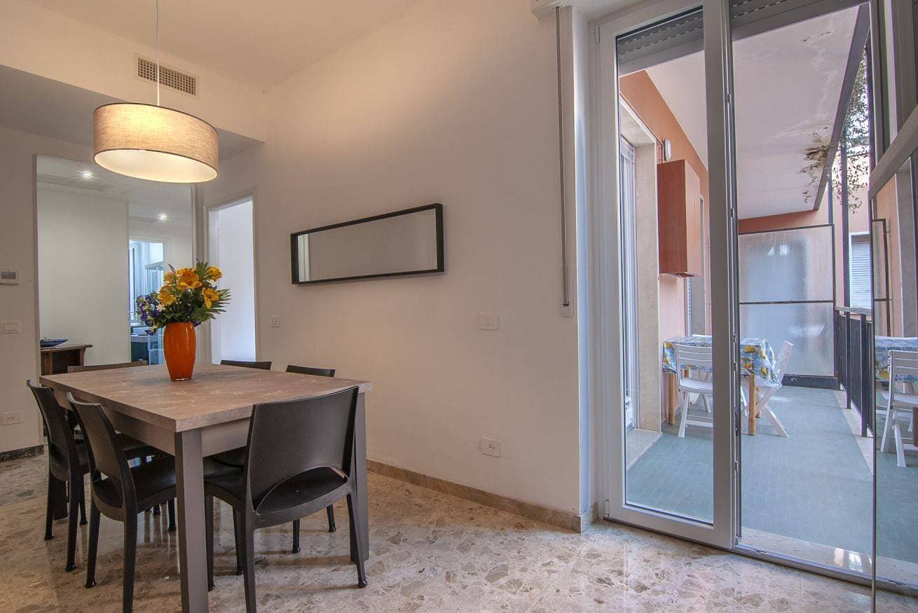 Foto 2 von 44: Ferienwohnung für 4 Personen mit Balkon/Terrasse