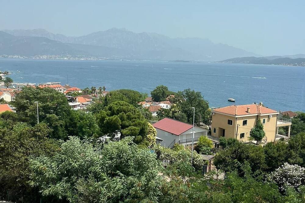 Foto 10 von 14: Zauberhafte  Apartment mit Meerblick in der Bucht von Kotor