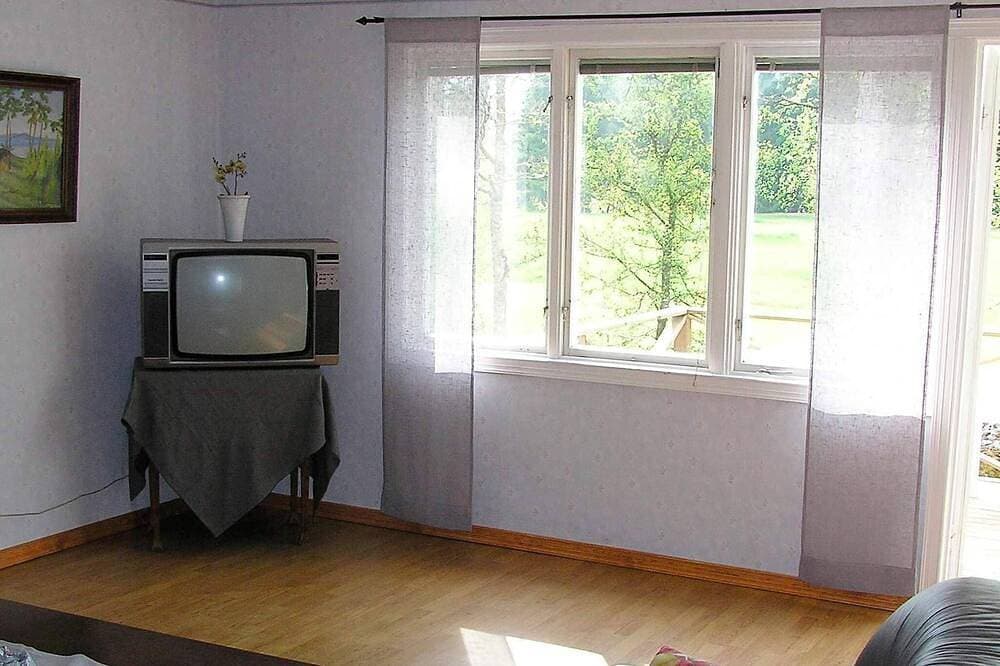 Foto 3 von 16: 6 Personen Ferienhaus in Håcksvik