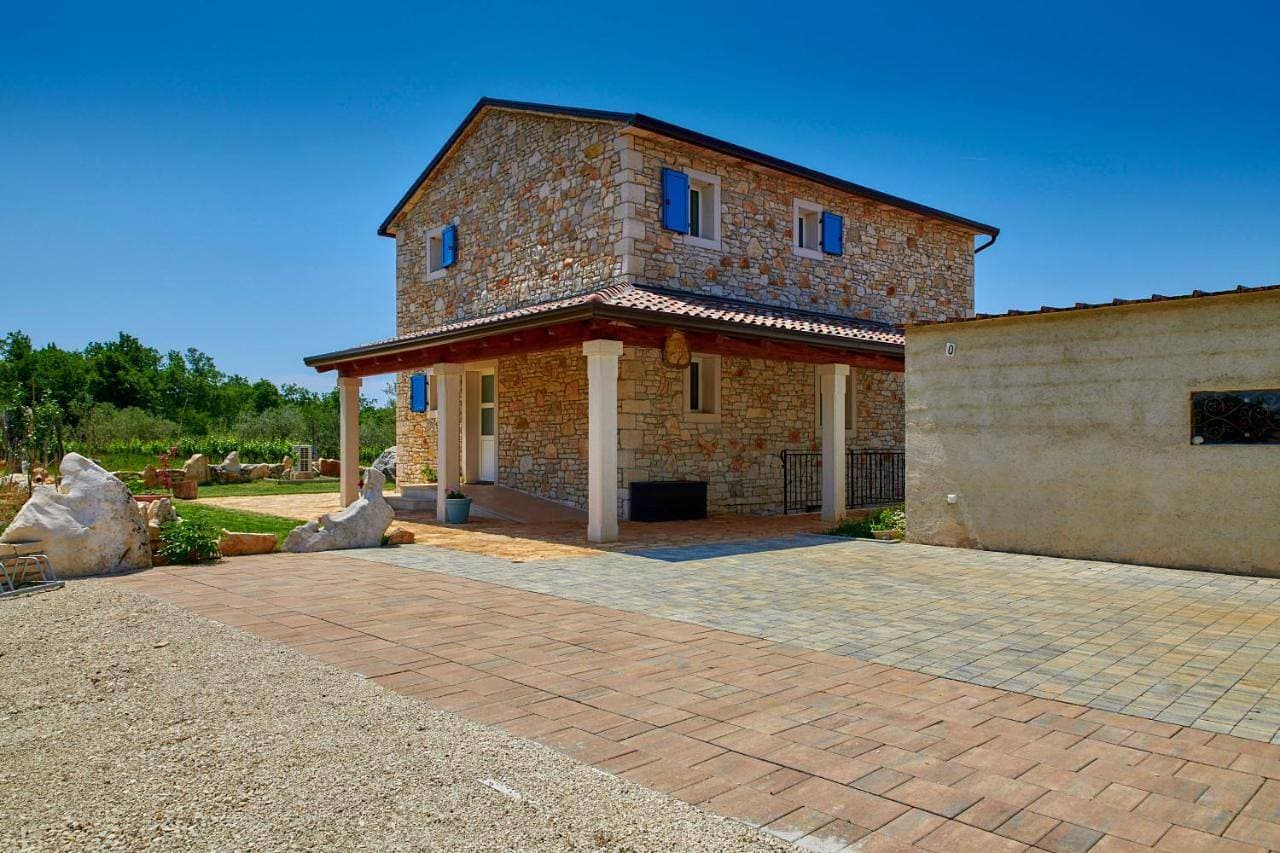Foto 3 von 69: Three-Bedroom Villa