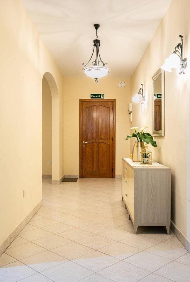 Foto 6 von 58: Three-Bedroom Apartment