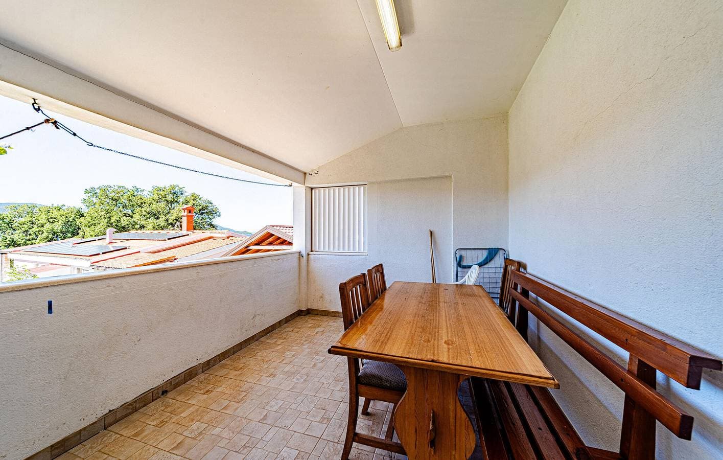 Foto 2 von 21: Gemütliche Ferienwohnung mit Terrasse, WLAN und Parkplatz in der Nähe des Strandes Tri Žala