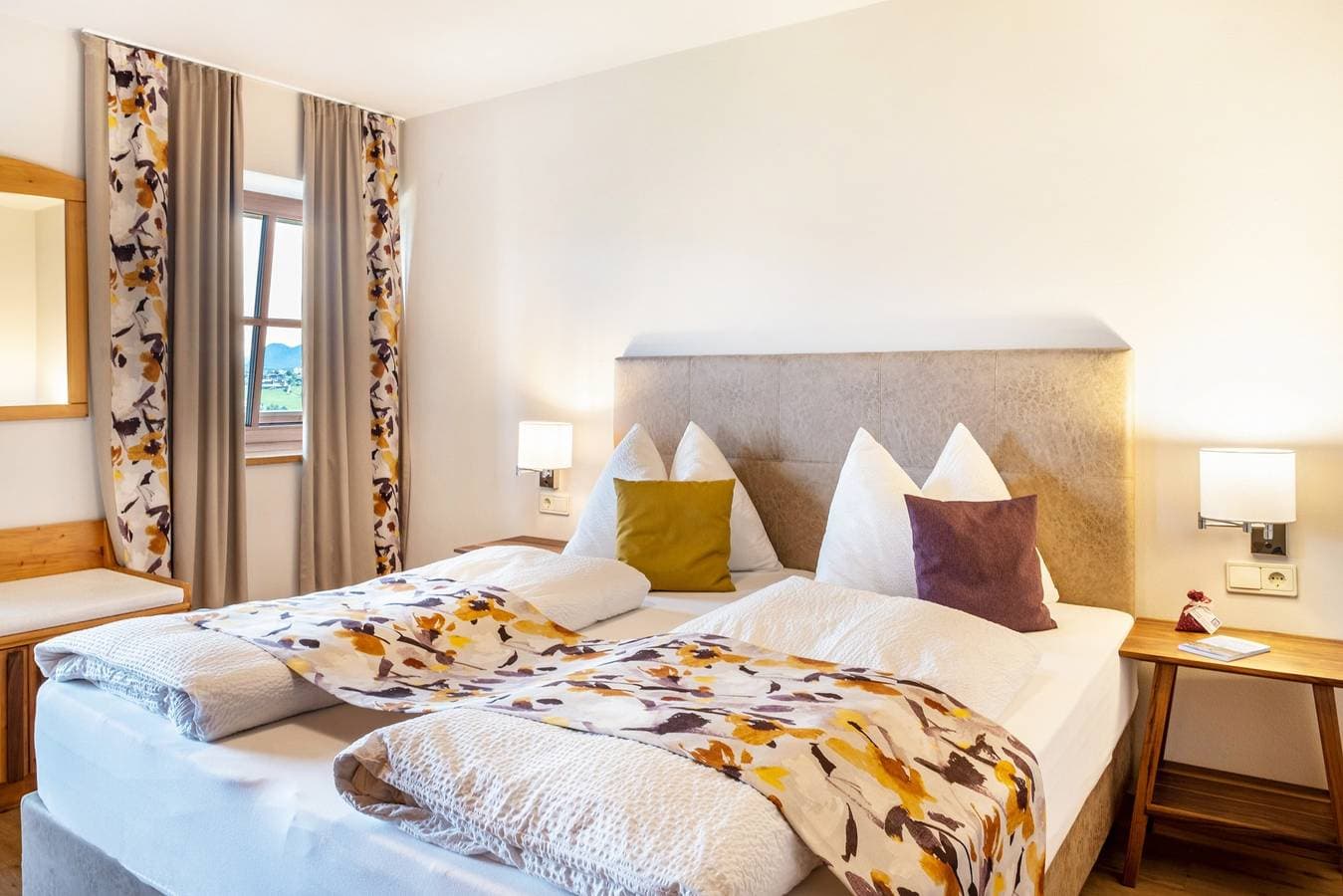 Foto 7 von 45: Ferienwohnung "Schlosshof Hänsel und Gretel" mit Bergblick, Balkonen und WLAN