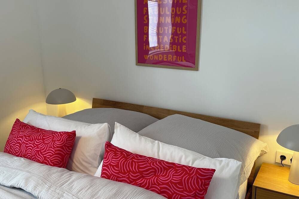 Foto 4 von 22: Moderne gemütliche Ferienwohnung mit 2 Schlafzimmern und Balkon. Hund willkommen