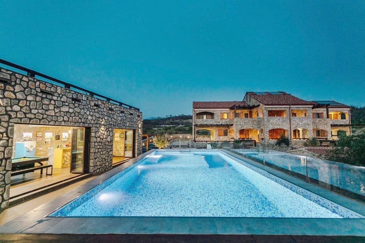 Villa Ariel - Pool, Beach & Basketball court 1